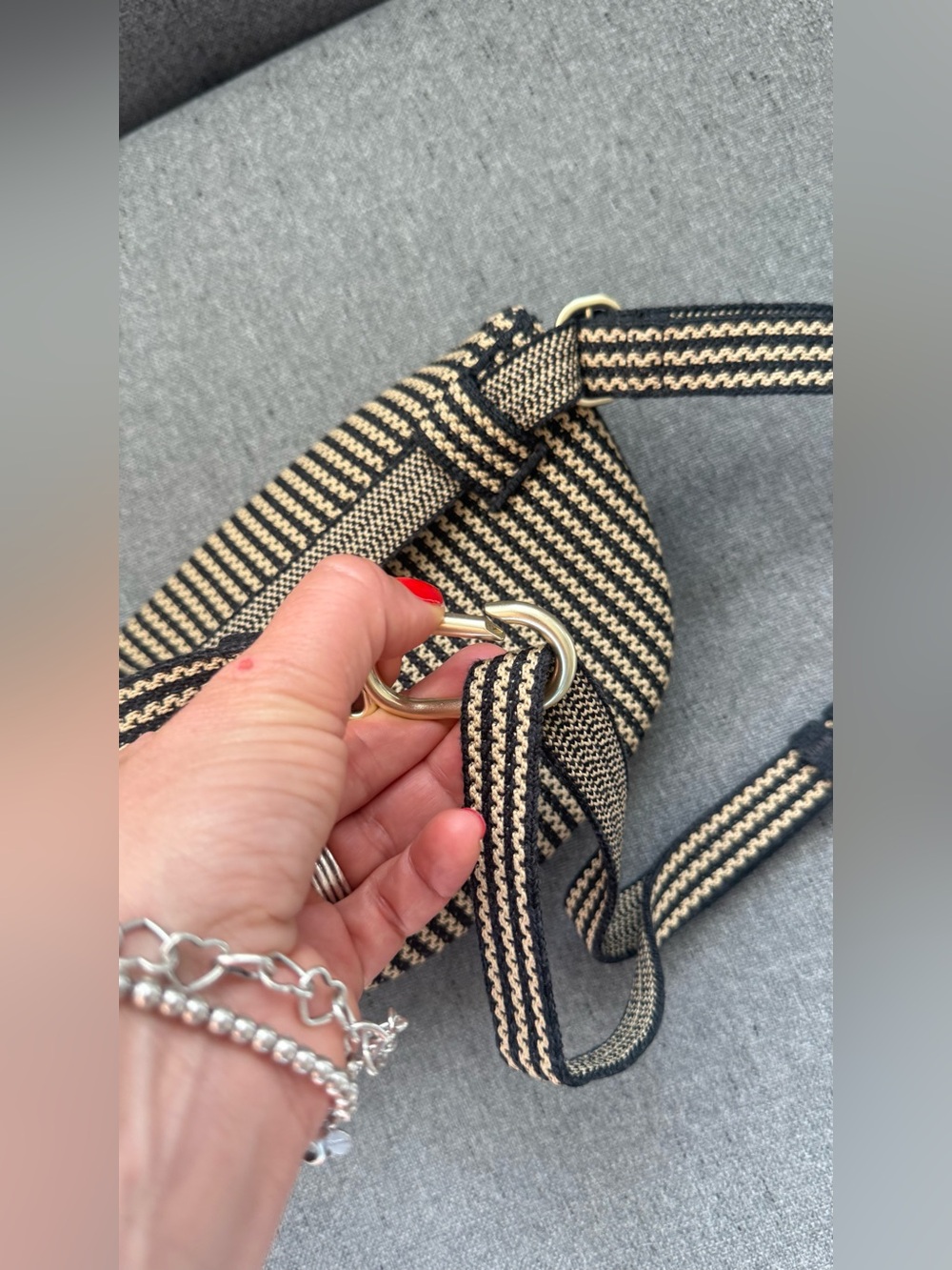 Rothy’s Striped Knit Belt Bag Crossbody Fanny Pack Black Beige Adjustable - Picture 5 of 8
